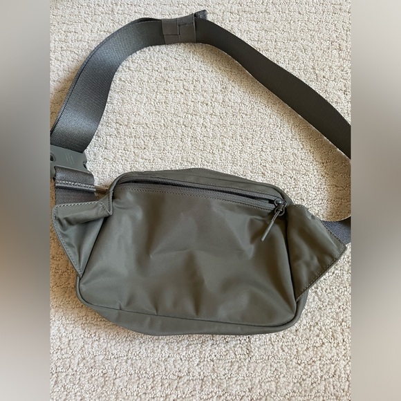 Lululemon Grey Sage Belt bag - Picture 3 of 5